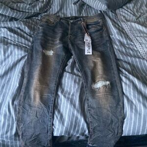 Purple brand size 32 and i live in alameda